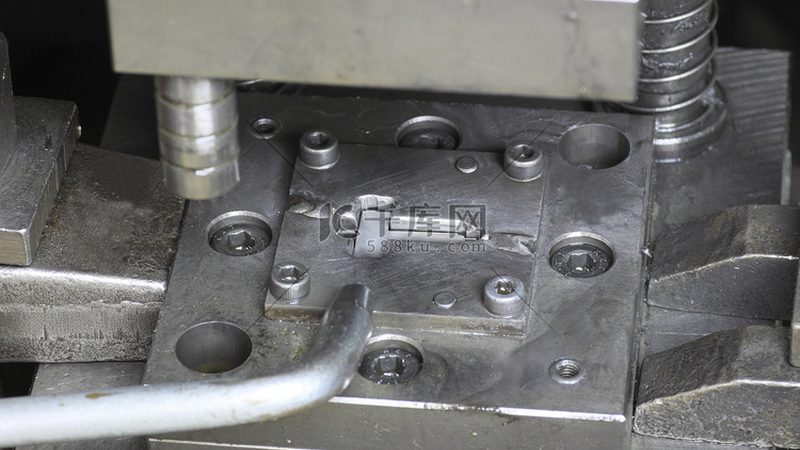 压铸模具加工流程优化：提升效率与品质的关键**