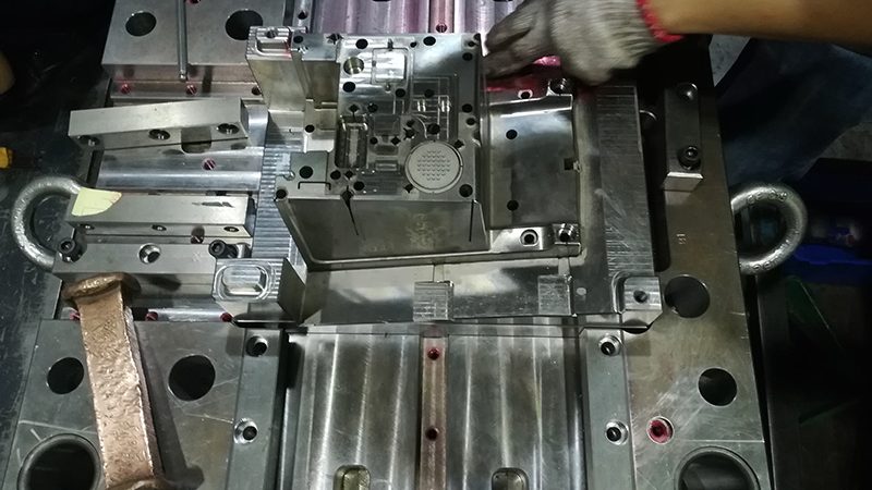 食品包装吸塑模具与注塑模具区别